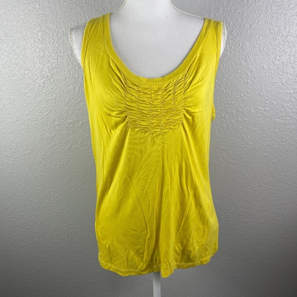 Beautiful yellow top with ruffling detail‎